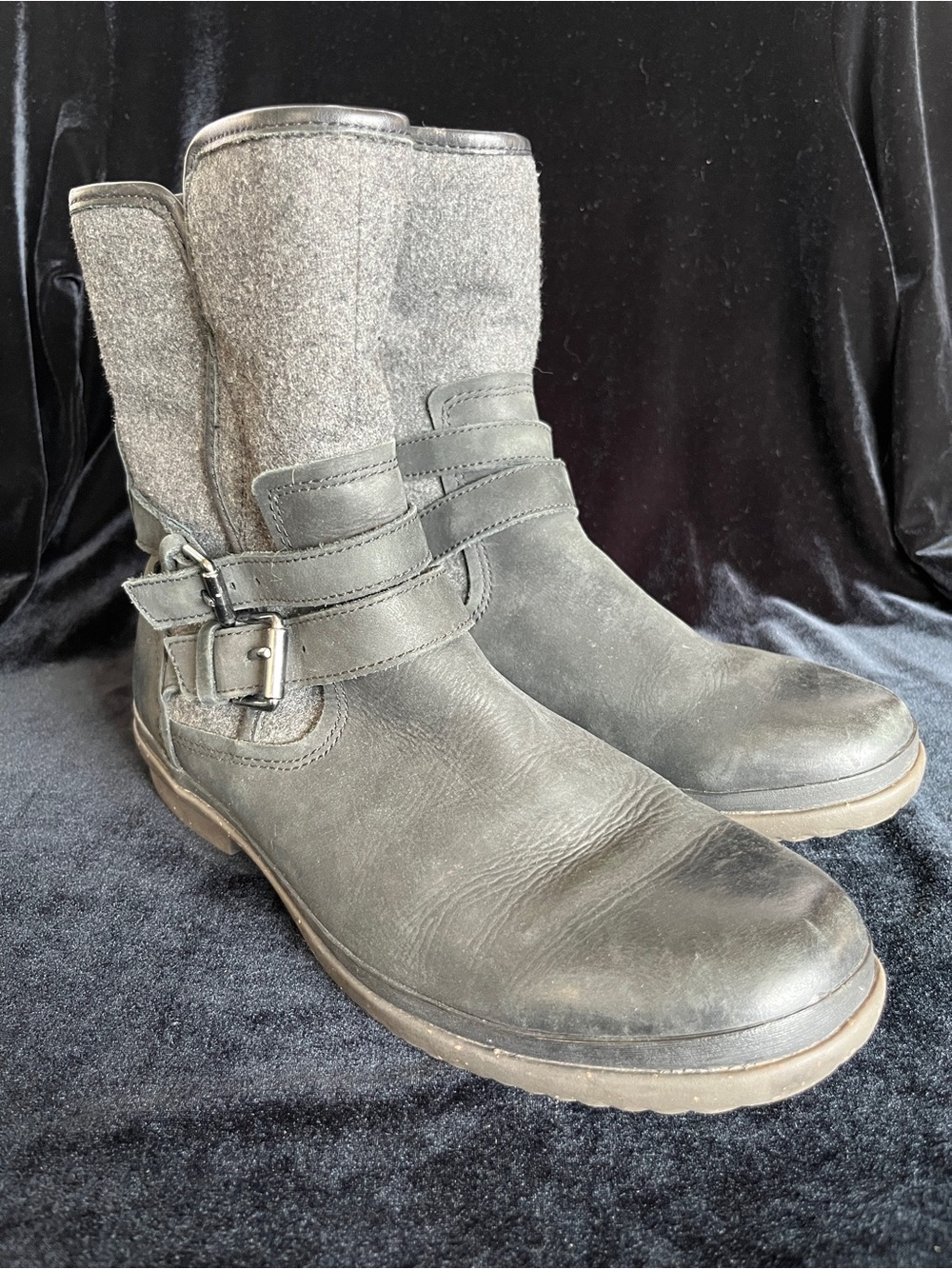 UGG Womens Simmens Waterproof Ankle Boot Sz 9.5 Black Leather Gray Wool